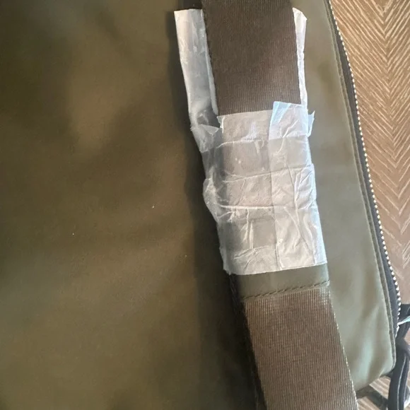 Shorty Love Olive Crossbody Bag with Pink Trim and matching wallet - Picture 8 of 16